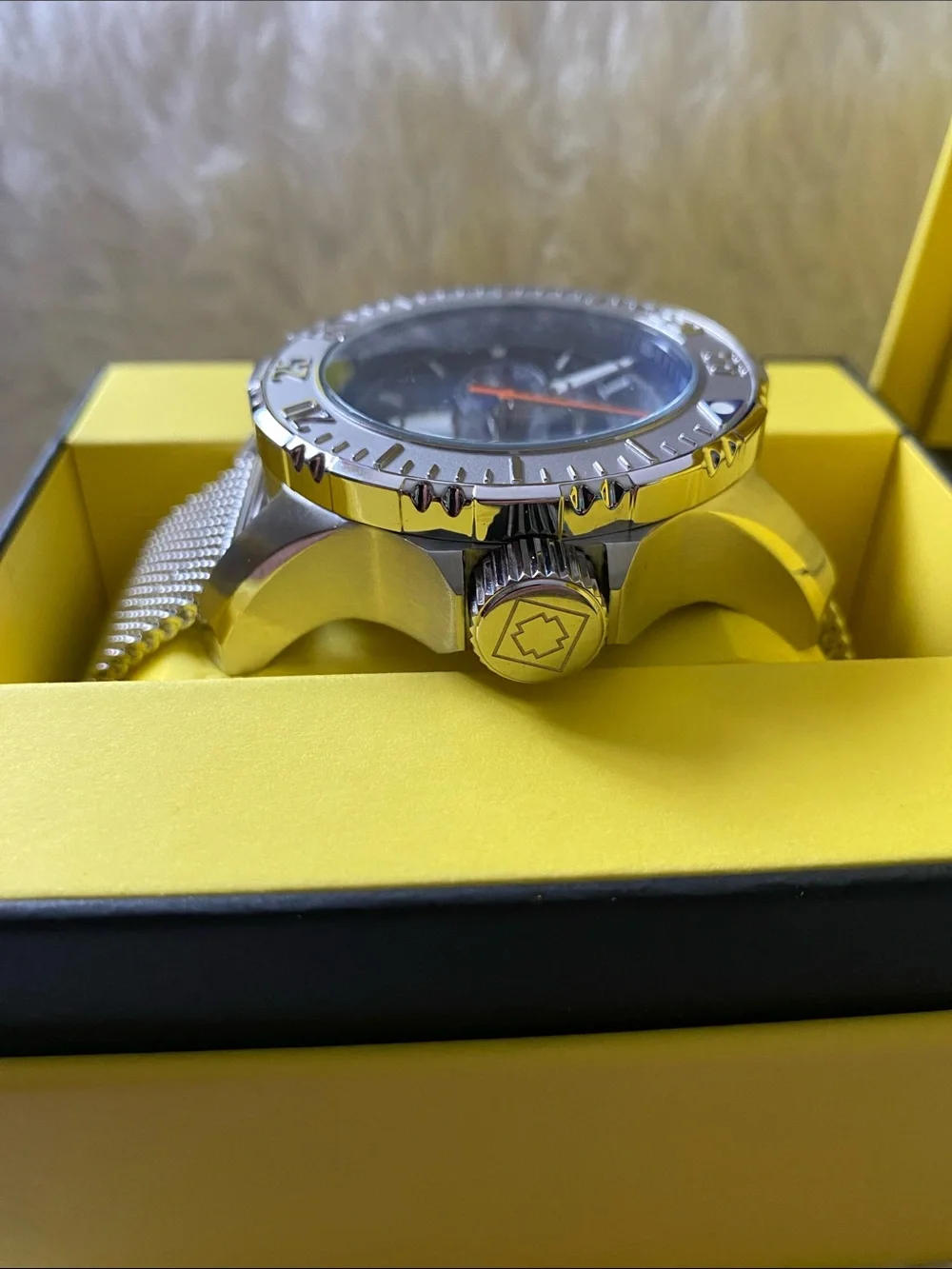 Invicta NEW Men’s Vintage Model 48011.  Silver Mesh Watch with Blue Dial